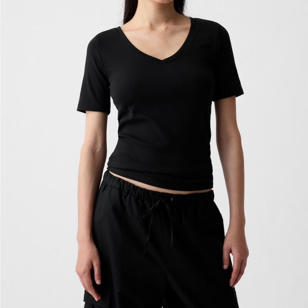 GAP Modern V Neck T-Shirt Black Small